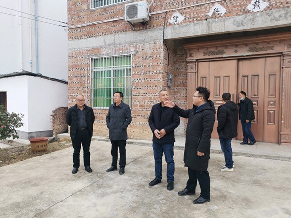 江糧集團黨委書記、董事長何霞光一行深入鄉(xiāng)村振興幫扶村走訪慰問困難群眾并開展產(chǎn)業(yè)幫扶調研